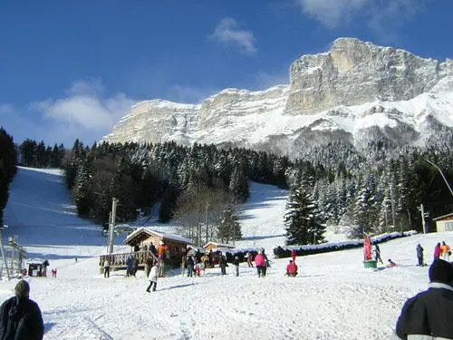 Ski Resort of Saint-Hilaire du Touvet - Leisure centre in  Plateau-des-Petites-Roches