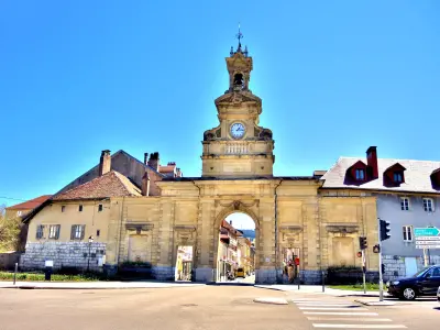 Porte Saint-Pierre - Monument à Pontarlier