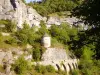 Hübscher kleiner Taubenschlag gesehen über dem Felsen von Rocamadour
