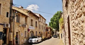Rochefort-du-Gard - Tourism, Holidays & Weekends