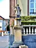 Statue de saint Jean de Nep, dans une rue (© J.E)