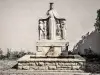 Fontaine de la Vierge protectrice, dans la ville (© J.E)