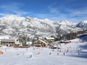 Ski Resort of Saint-Léger-les-Mélèzes - Leisure centre in  Saint-Léger-les-Mélèzes