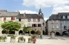 Аркадная площадь (©M. Hennessy-Aveyron Tourism)