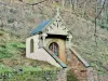 Chapelle face à la maison de l'eau (© Jean Espirat)