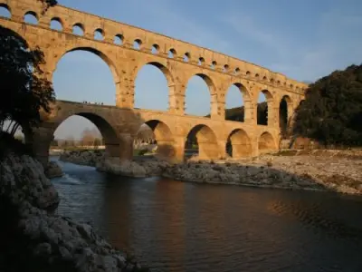 Vers-Pont-du-Gard - Tourisme, Vacances & Week-end