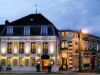 L'Hôtel Le Cheval Noir - Hotel vacanze e weekend a Moret-Loing-et-Orvanne