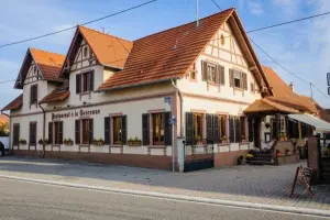 Hôtel Restaurant La Couronne - Hotel in Roppenheim