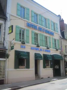 Logis de L'Europe Restaurant Le Cepage - Hotel in Corbigny