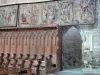Аббатство La Chaise-Dieu - Интерьер церкви аббатства Сен-Роберт: киоски и гобелены хора