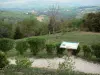 Бельведер Пика - Бельведер Сен-Ромен-де-Лерп: панорама окружающего пейзажа с одной из информативных панелей тематической тропы Бельведера дю Пика