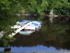 Валь дю Таурион - Причаленные лодки, река (Таврион) и деревья