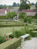 Замок Бюсси-Рабютин - Французский сад в замке