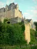 Замок и мельница Тевалле - Ниже замок Тевалль; в городе Хемере-ле-Руа