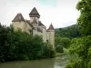 Замок Клерон - Замок, река Лу и деревья у кромки воды