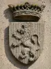 Замок Ла Палис - Герб (коронованный лев); в Лапалисе