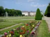 Замок Люневиль - Вид на замок из французских садов