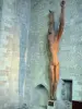Кайлус - Интерьер церкви Святого Жан-Батиста: резной деревянный Христос Цадкина