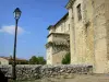 Лавардан - Замок Лаварденс и фонарный столб