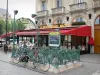 Латинский квартал - Метро вход и ресторан терраса на площади Сен-Мишель