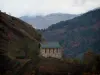 Маршрут Гранд Альпы - Часовня в окружении гор, недалеко от Валлуара