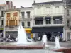 Мон-де-Марсан - Струи воды, кафе, терраса и фасады города