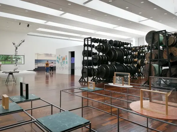 Музей современного искусства интерьер