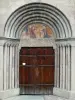 Неваш - Портал церкви Святого Марцеллина и ее тимпан, украшенный росписью, изображающей Благовещение; в долине Кларе