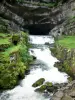 Пейзажи Doubs - Сайт источника Лу: обрыв (каменные стены), пещера, укрывающая источник (возрождение) и водопад
