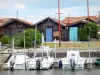 Порт Ларрос - Устричные хижины и пришвартованные лодки