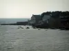 Прибрежные ландшафты Бретани - Море (Атлантический океан), побережье и дома