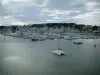 Прибрежные ландшафты Бретани - Порт Ла Трините-сюр-Мер с его парусниками и лодками