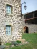 Приорат Шантеги - Фасад дома, дверь, ведущая в монастырь и церковь Святого Марцеллина