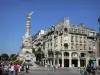 Реймс - Place Drouet-d'Erlon: фонтан Субе, здания и магазины