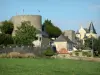 Сент-Suzanne - Логис дю Шато, башни и дома средневекового города