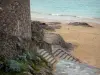 Сен-Мало - Лестница, ведущая на песчаный пляж