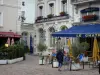 Сен-Мало - Закрытый город: ресторан с террасой и зданиями короля Малуэна