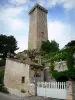 Сен-Мартен-де-Бром - Башня с часами (башня тамплиеров), в которой находится Галло-римский музей