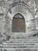 Турнемир и замок Анжони - Портал церкви Сен-Жан-Батист
