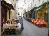 Улица Скунса - Вид на террасы ресторанов в Рю дю Пот-де-Фер