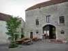 Флавиньи-сюр-Озерен - Бывший сарай, превращенный в ресторан