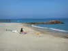 Фронтиньян-Пляж - Пляж морского курорта, скалы и Средиземное море