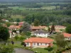 Шалосс - Вид на крыши домов в селе Мугрон и его зеленых окрестностях