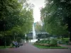 Экс-ле-Бен - Цветочный парк с деревьями, дорожками, скамейками, гидромассажем, газонами, цветами, растениями и зеленым театром