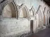 サンテミリオン - 参事会教会の回廊のEnfeus