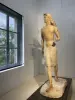 保罗*贝尔蒙多博物馆 - 博物馆雕塑