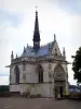 昂布瓦兹城堡 - 华丽的哥特式风格的圣休伯特教堂