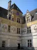 蒙塔尔城堡 - 城堡的文艺复兴时期门面，在Quercy
