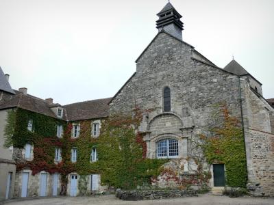 Abbaye de Chantelle - 11 images de qualité en haute définition