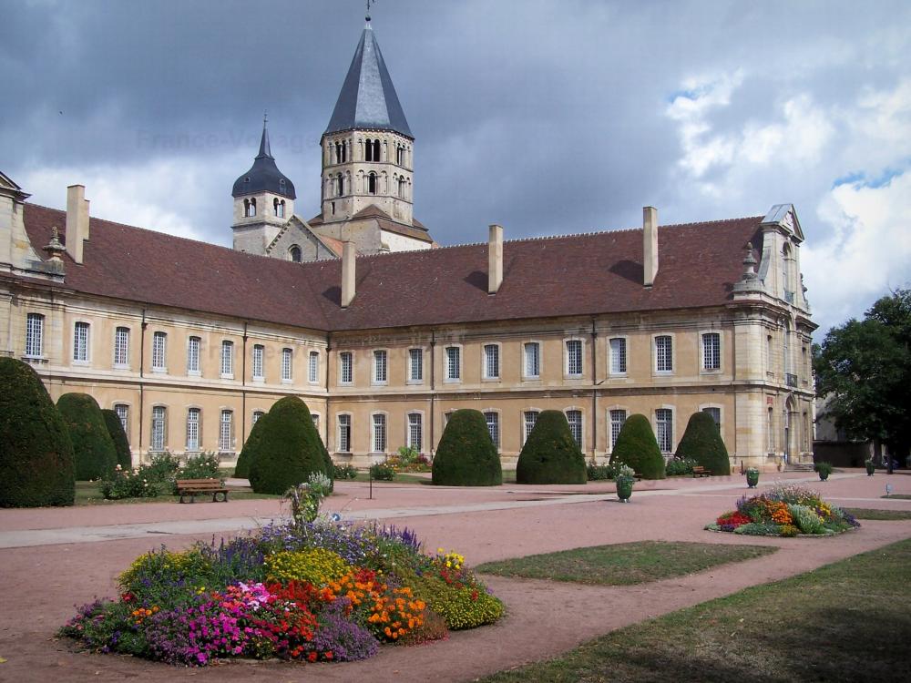 Photos - Abbaye de Cluny - 21 images de qualité en haute définition
